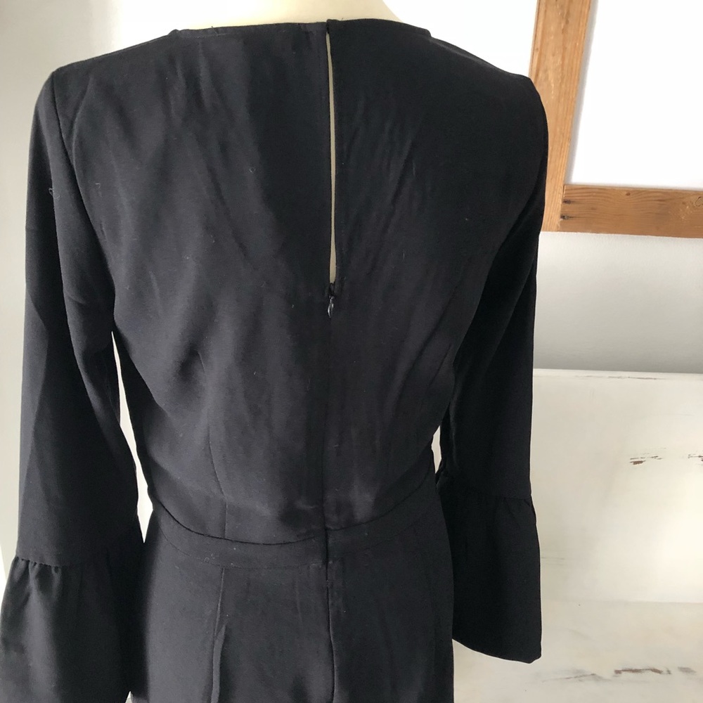 Bell sleeve romper - Picture 5 of 8